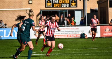 (Photo credits: Chris Fryatt on Alamy. Image of a Sunderland women’s player chasing the ball).