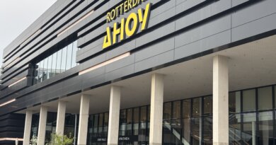 Jonny Clayton picks up fourth nightly win to extend lead at the top of the table | Premier League Darts Night 11 – Rotterdam  